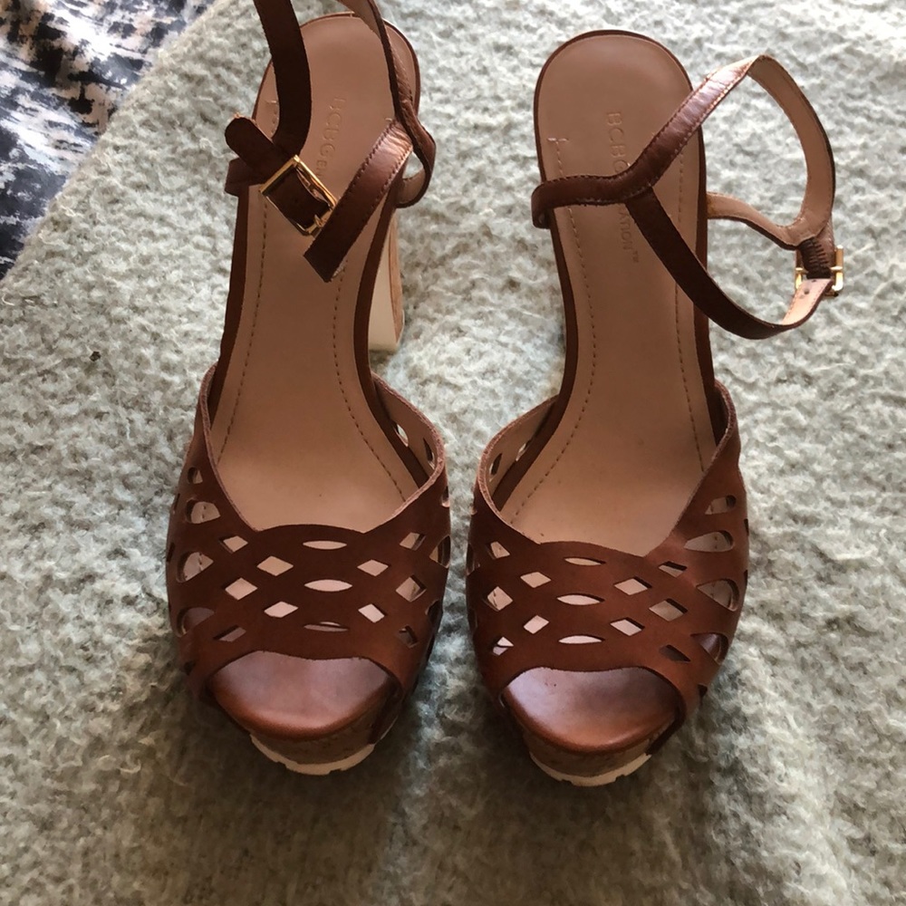 BCBG brown cork sandal heel